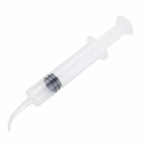 Medical disposable dental irrigation syringe